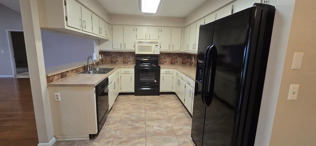 For Rent: $1,600 (2 beds, 2 baths, 1554 Square Feet)