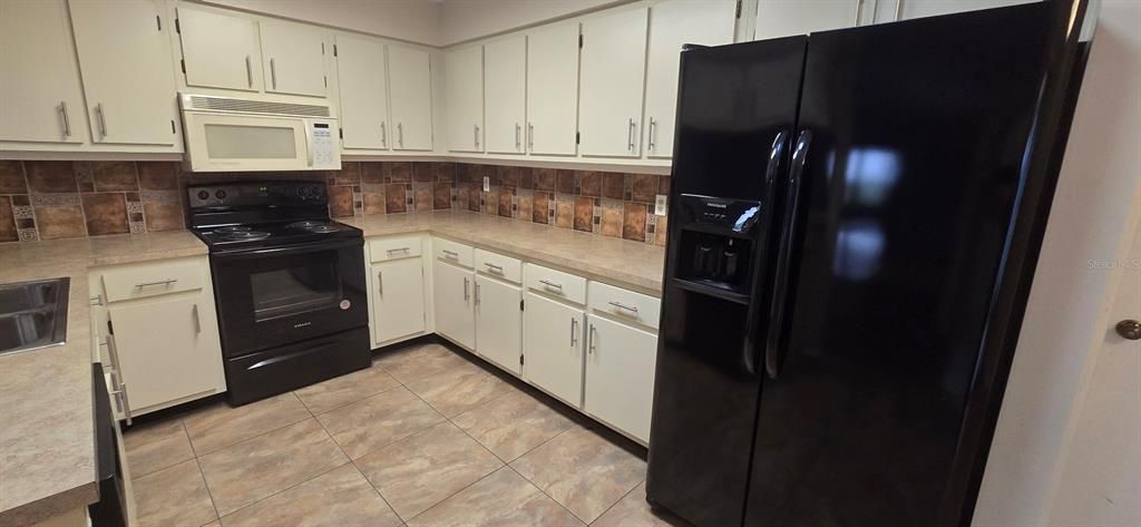 For Rent: $1,600 (2 beds, 2 baths, 1554 Square Feet)