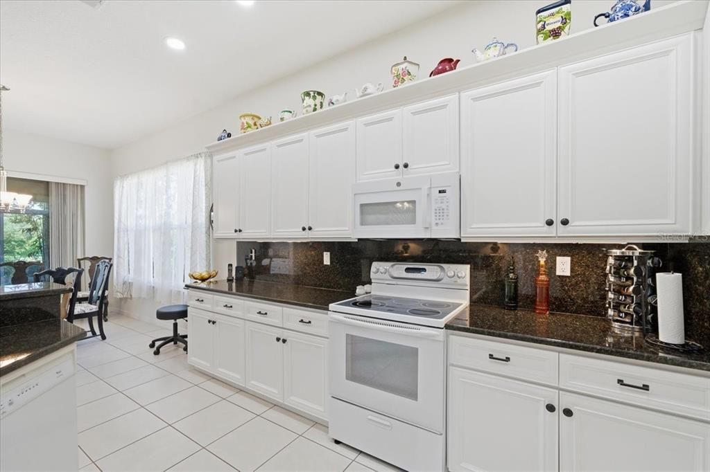 For Sale: $424,750 (3 beds, 2 baths, 2655 Square Feet)