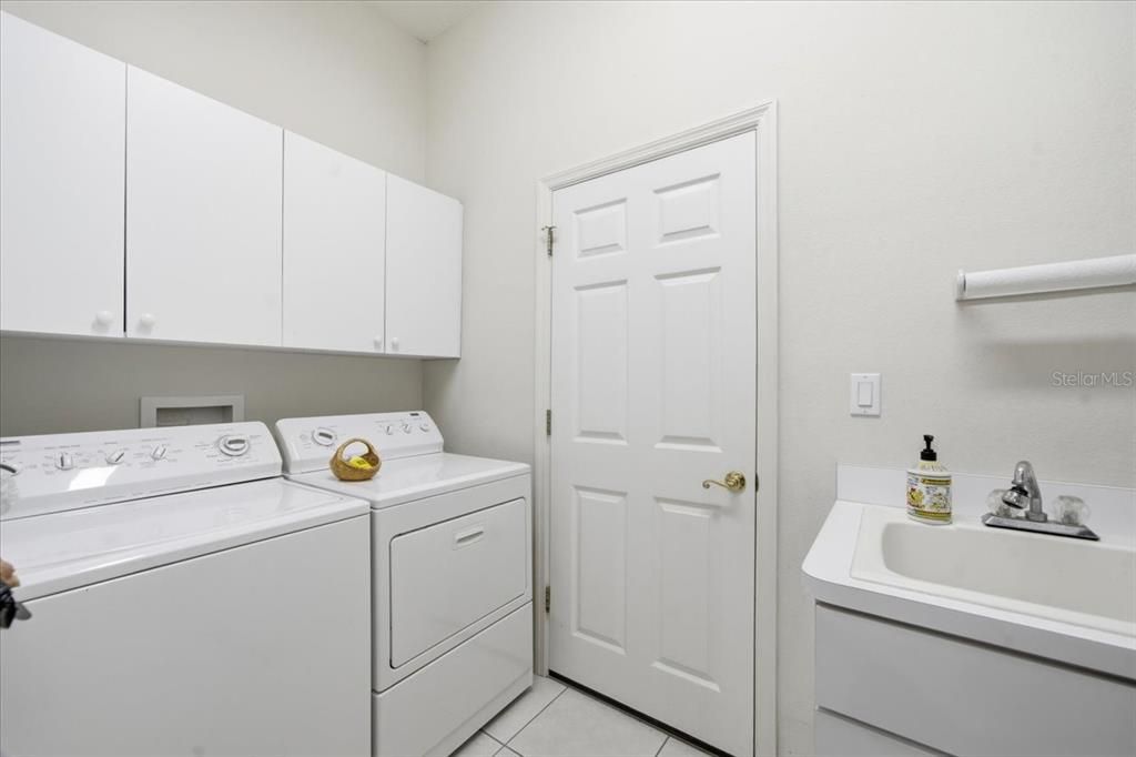 For Sale: $424,750 (3 beds, 2 baths, 2655 Square Feet)