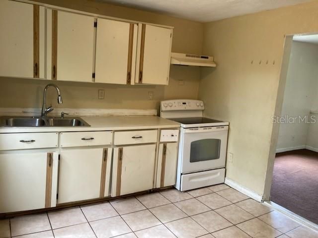 出租: $800 (2 贝兹, 1 浴室, 704 平方英尺)