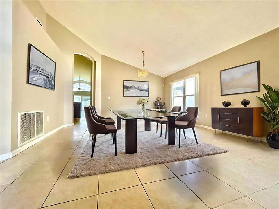 For Rent: $2,200 (4 beds, 2 baths, 1920 Square Feet)