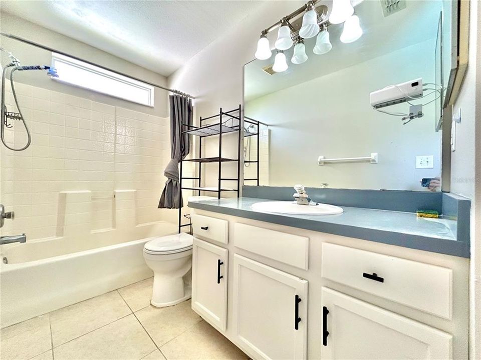 For Rent: $2,200 (4 beds, 2 baths, 1920 Square Feet)