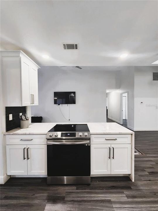 出租: $2,500 (4 贝兹, 2 浴室, 1732 平方英尺)