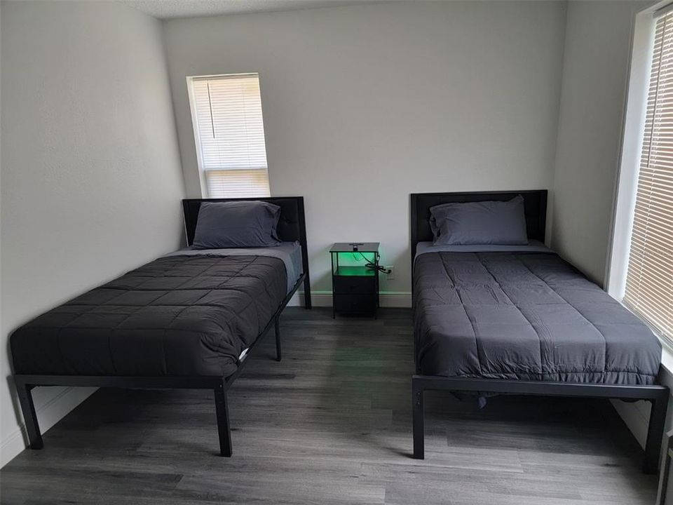 出租: $2,500 (4 贝兹, 2 浴室, 1732 平方英尺)