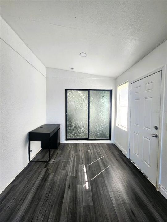 出租: $2,500 (4 贝兹, 2 浴室, 1732 平方英尺)