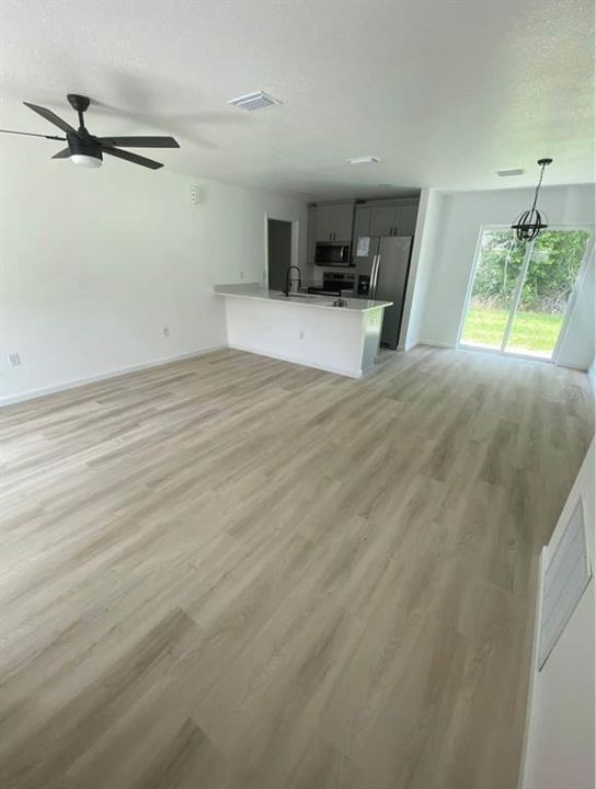 出租: $1,700 (3 贝兹, 2 浴室, 1057 平方英尺)