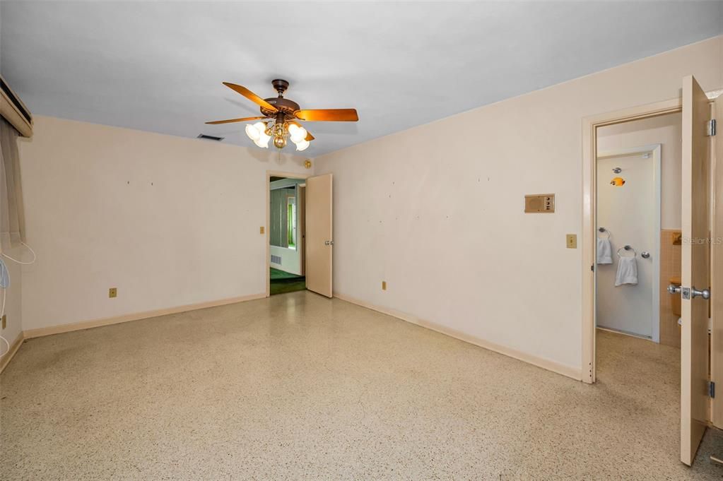 For Sale: $495,000 (4 beds, 3 baths, 2213 Square Feet)