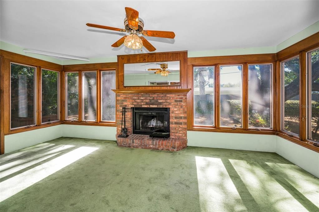 For Sale: $495,000 (4 beds, 3 baths, 2213 Square Feet)