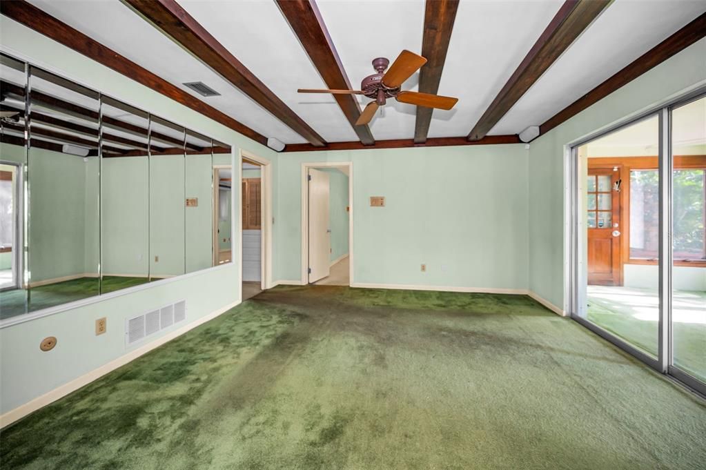 For Sale: $495,000 (4 beds, 3 baths, 2213 Square Feet)