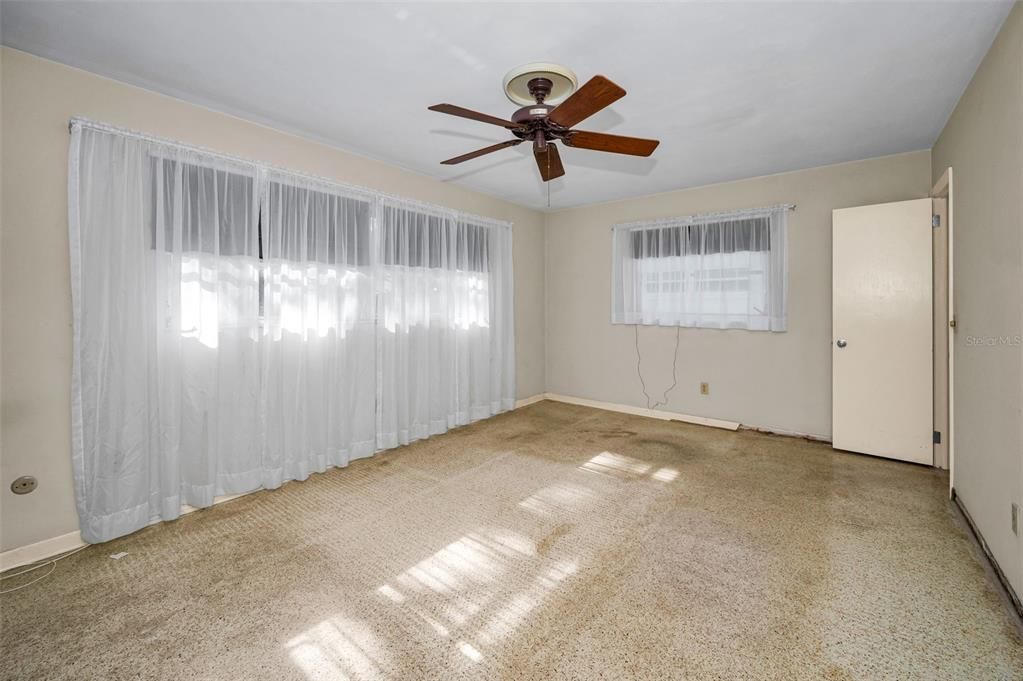 For Sale: $495,000 (4 beds, 3 baths, 2213 Square Feet)