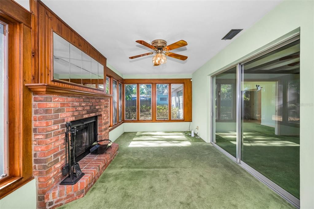 For Sale: $495,000 (4 beds, 3 baths, 2213 Square Feet)