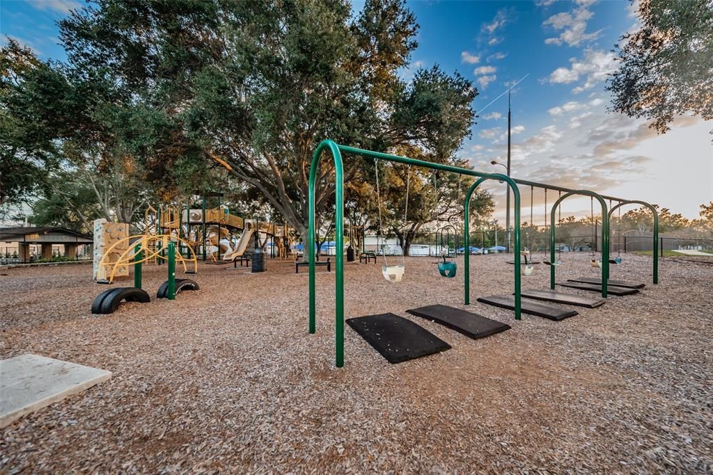 For Sale: $495,000 (4 beds, 3 baths, 2213 Square Feet)