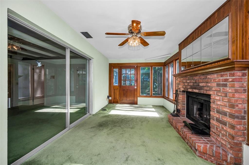 For Sale: $495,000 (4 beds, 3 baths, 2213 Square Feet)