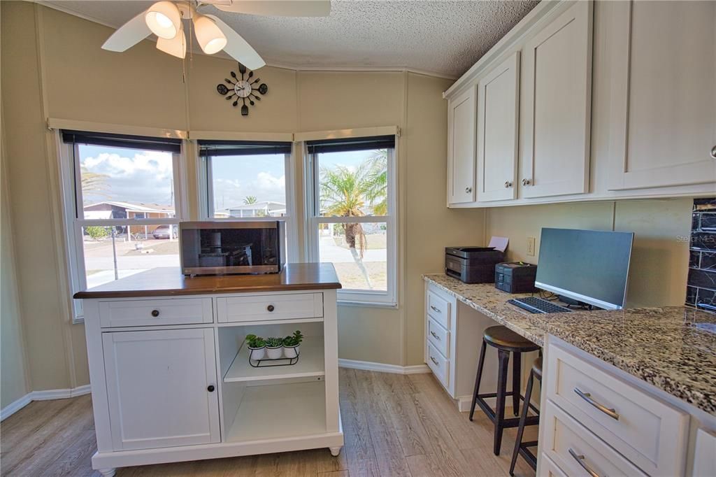 Active With Contract: $165,000 (2 beds, 2 baths, 1184 Square Feet)