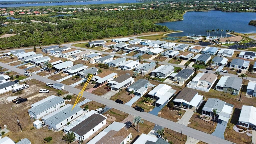 Active With Contract: $165,000 (2 beds, 2 baths, 1184 Square Feet)