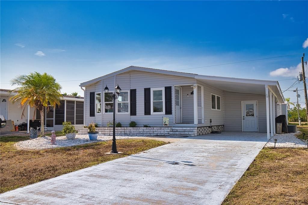 Active With Contract: $165,000 (2 beds, 2 baths, 1184 Square Feet)