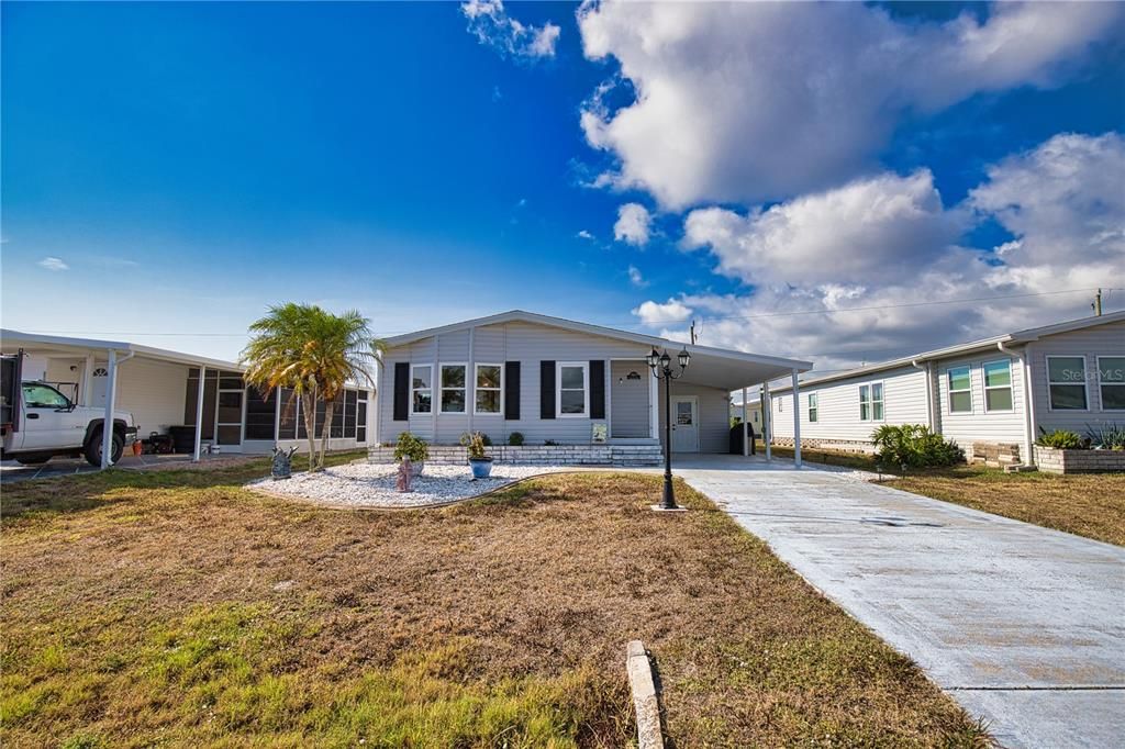 Active With Contract: $165,000 (2 beds, 2 baths, 1184 Square Feet)