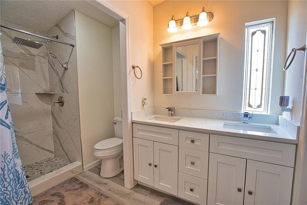 Active With Contract: $165,000 (2 beds, 2 baths, 1184 Square Feet)