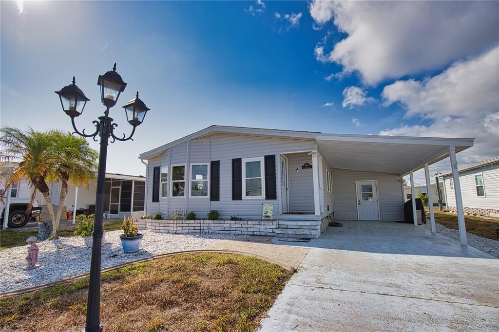 Active With Contract: $165,000 (2 beds, 2 baths, 1184 Square Feet)