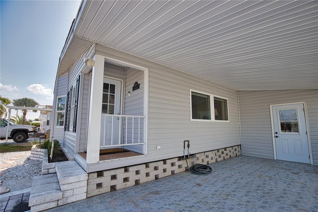 Active With Contract: $165,000 (2 beds, 2 baths, 1184 Square Feet)