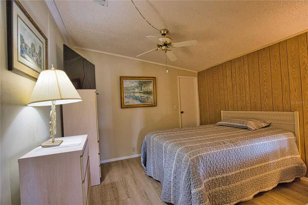 Active With Contract: $165,000 (2 beds, 2 baths, 1184 Square Feet)