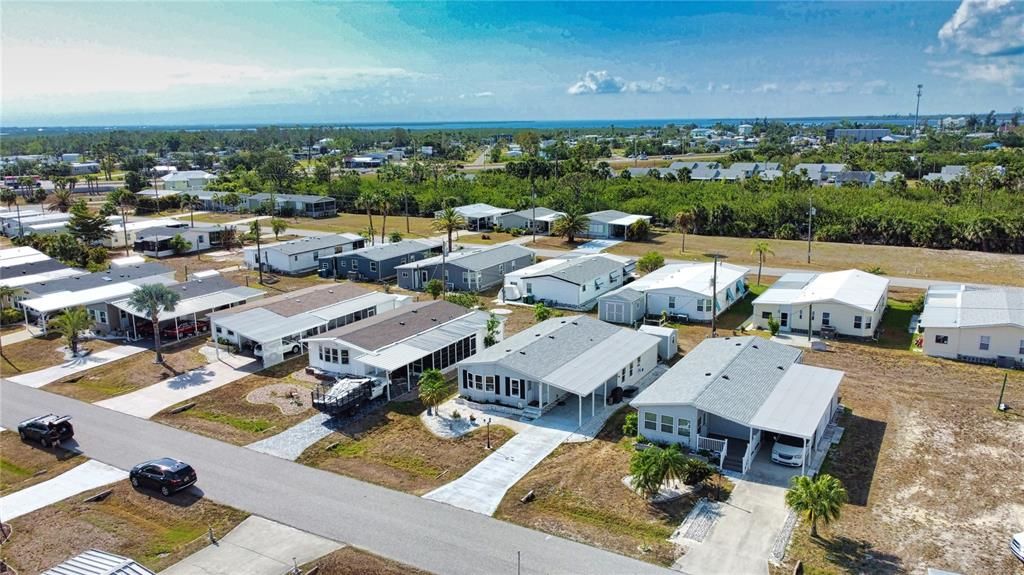 Active With Contract: $165,000 (2 beds, 2 baths, 1184 Square Feet)