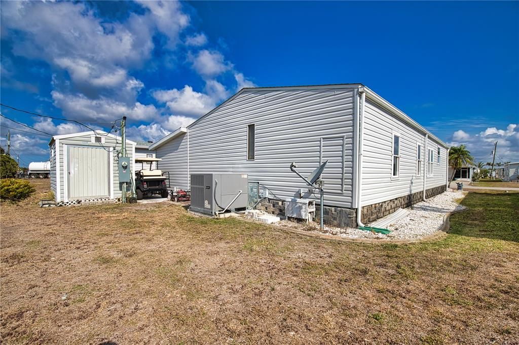 Active With Contract: $165,000 (2 beds, 2 baths, 1184 Square Feet)