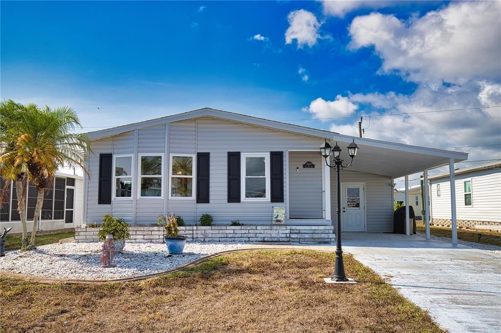 Active With Contract: $165,000 (2 beds, 2 baths, 1184 Square Feet)