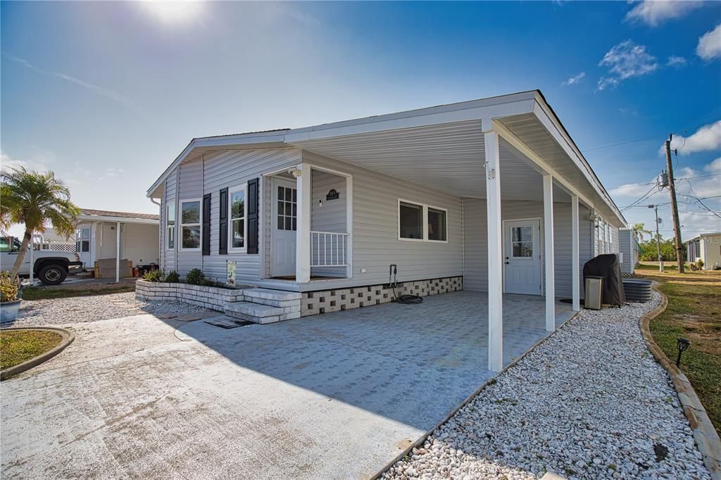 Active With Contract: $165,000 (2 beds, 2 baths, 1184 Square Feet)