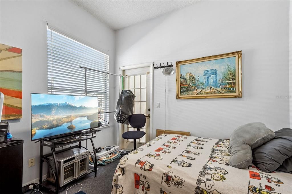 待售: $590,000 (4 贝兹, 2 浴室, 2158 平方英尺)