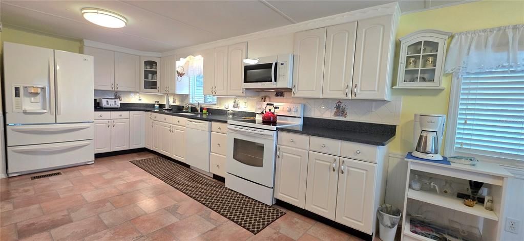 For Sale: $224,000 (2 beds, 2 baths, 1804 Square Feet)