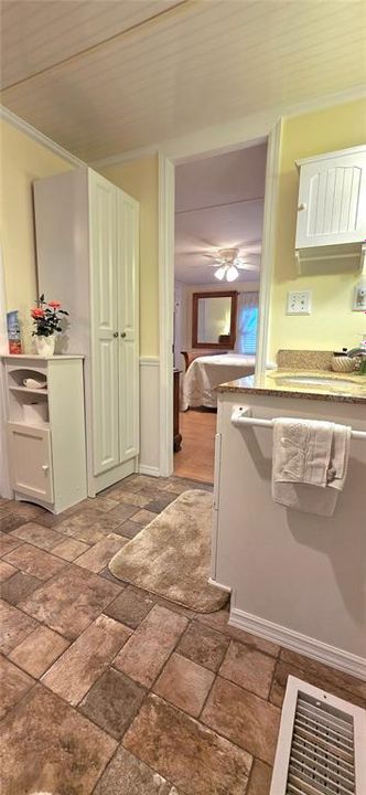 For Sale: $224,000 (2 beds, 2 baths, 1804 Square Feet)