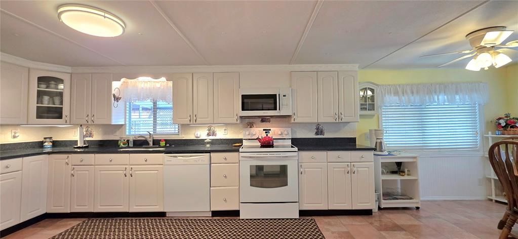 For Sale: $224,000 (2 beds, 2 baths, 1804 Square Feet)