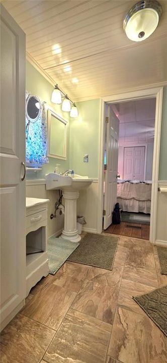 For Sale: $224,000 (2 beds, 2 baths, 1804 Square Feet)