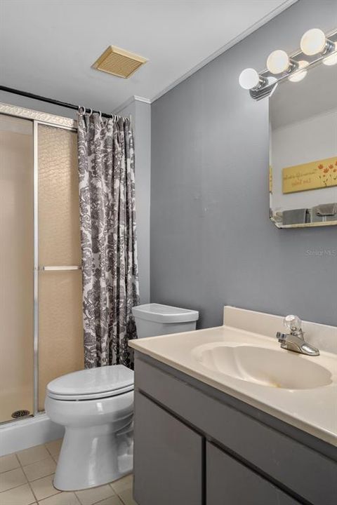 待售: $109,000 (2 贝兹, 2 浴室, 1035 平方英尺)