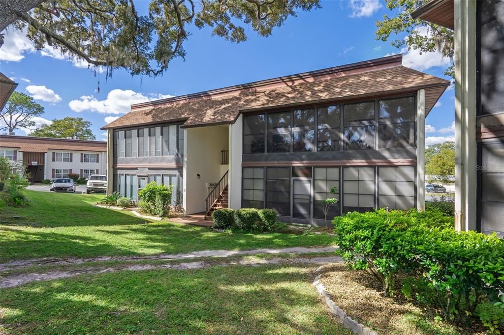 待售: $109,000 (2 贝兹, 2 浴室, 1035 平方英尺)