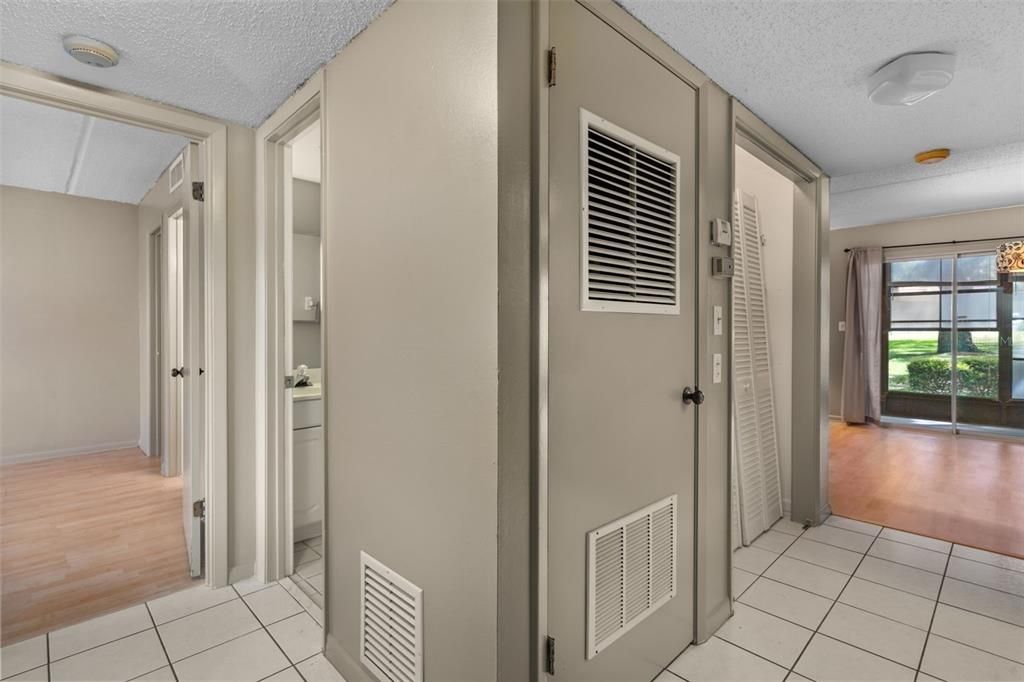 待售: $109,000 (2 贝兹, 2 浴室, 1035 平方英尺)