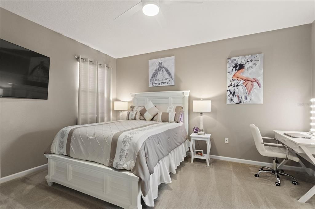 For Sale: $390,000 (4 beds, 3 baths, 2384 Square Feet)