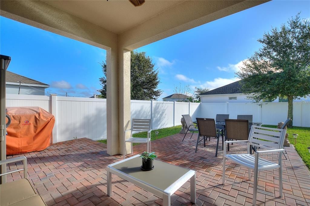 For Sale: $390,000 (4 beds, 3 baths, 2384 Square Feet)