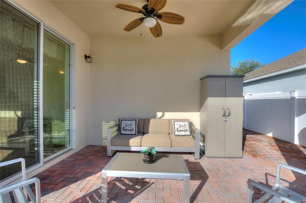 For Sale: $390,000 (4 beds, 3 baths, 2384 Square Feet)