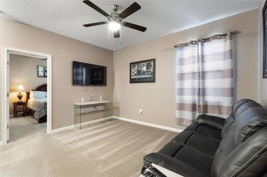 For Sale: $390,000 (4 beds, 3 baths, 2384 Square Feet)