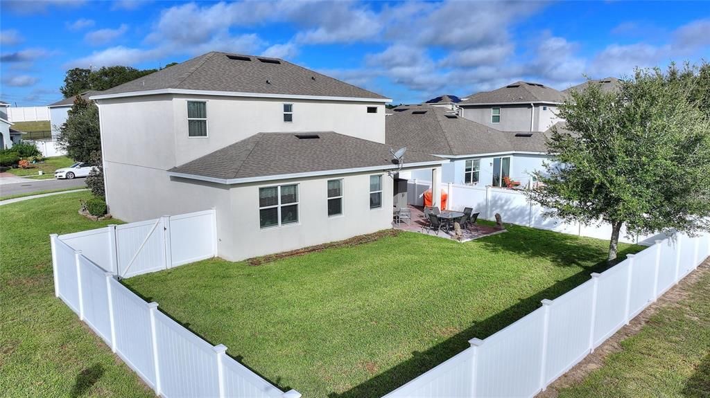 For Sale: $390,000 (4 beds, 3 baths, 2384 Square Feet)