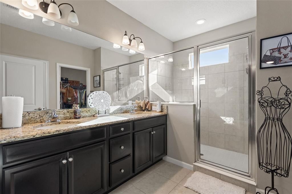 For Sale: $390,000 (4 beds, 3 baths, 2384 Square Feet)