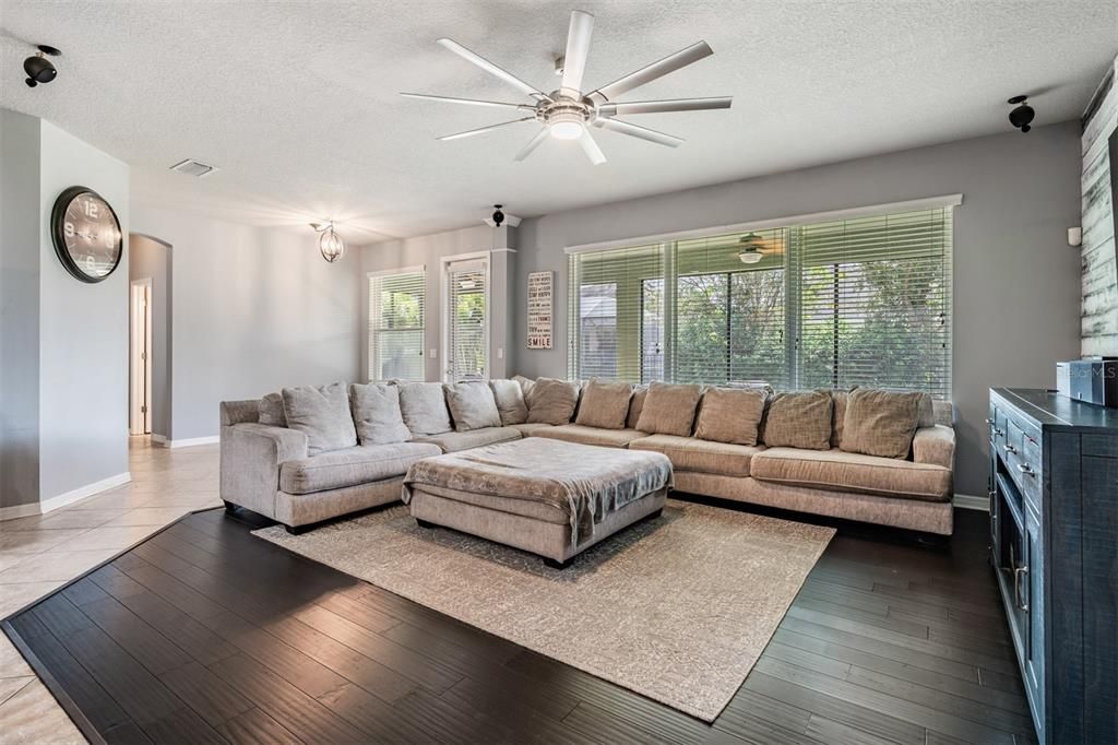 For Sale: $440,000 (3 beds, 3 baths, 2610 Square Feet)