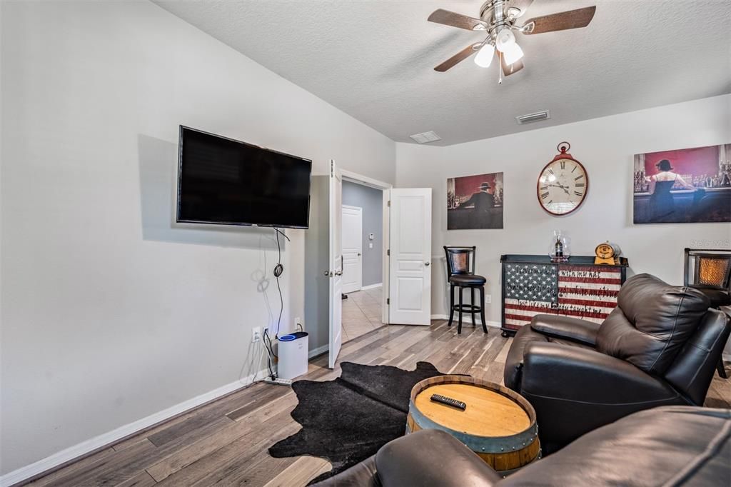 For Sale: $440,000 (3 beds, 3 baths, 2610 Square Feet)