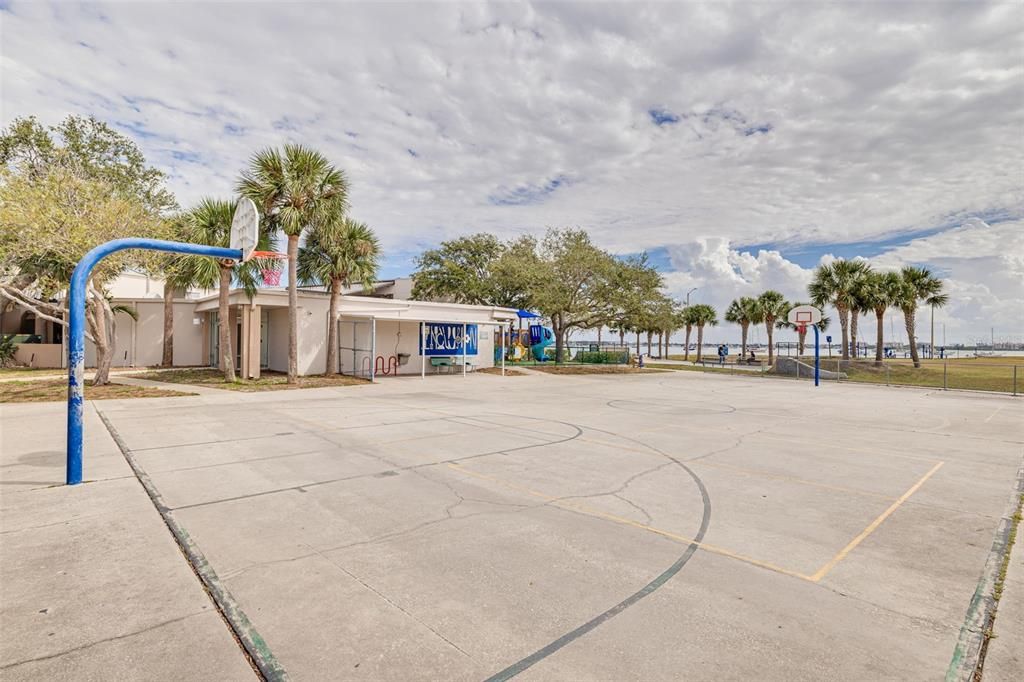 En Venta: $565,000 (3 camas, 2 baños, 1106 Pies cuadrados)