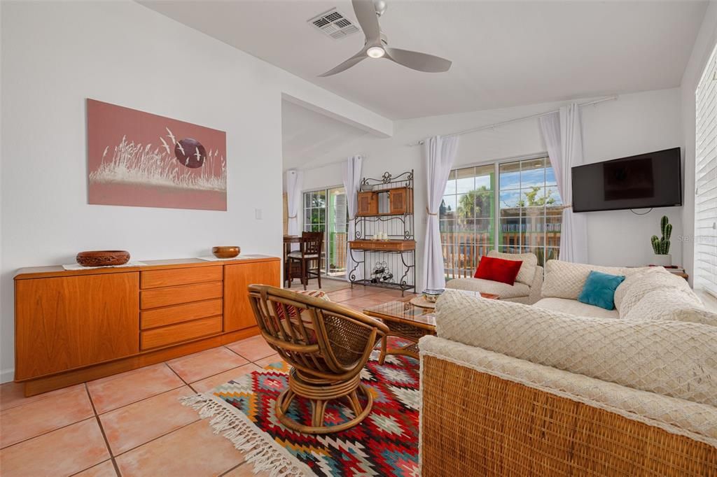 En Venta: $565,000 (3 camas, 2 baños, 1106 Pies cuadrados)