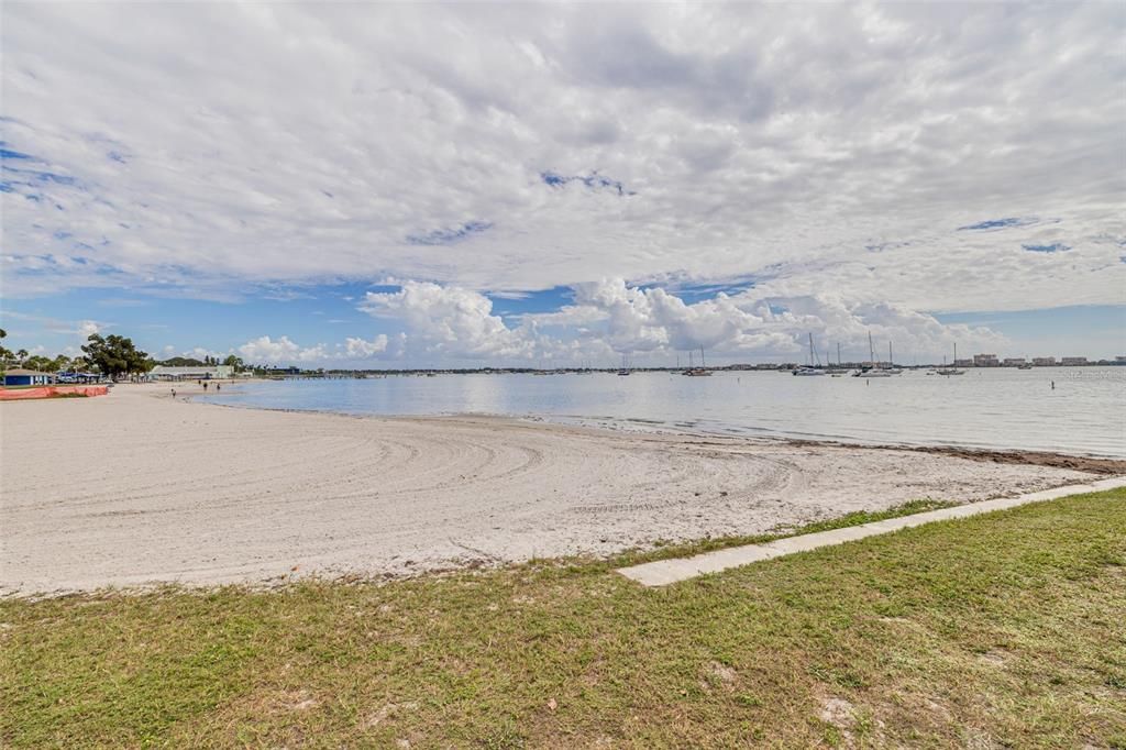 En Venta: $565,000 (3 camas, 2 baños, 1106 Pies cuadrados)