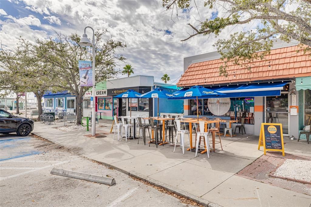 En Venta: $565,000 (3 camas, 2 baños, 1106 Pies cuadrados)